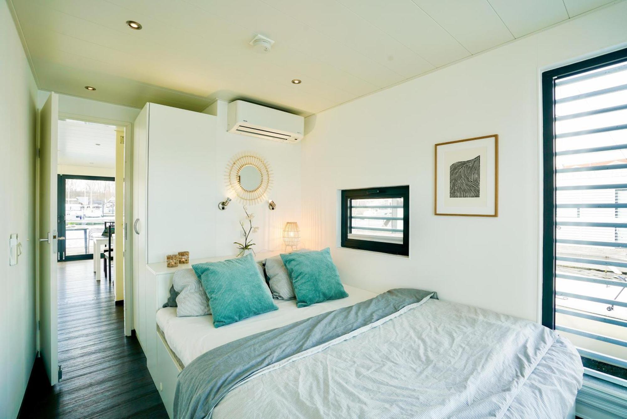 Exklusives Ostsee-Hausboot, Kueche Mit Spueler, Tv, Grosse Sonnenterrasse, 3X Kostenfreie Kfz-Parkplaetze, Klimaanlage, Bis Zu 6 Personen, 2X Baeder, Waschmaschine Boltenhagen  Exterior foto
